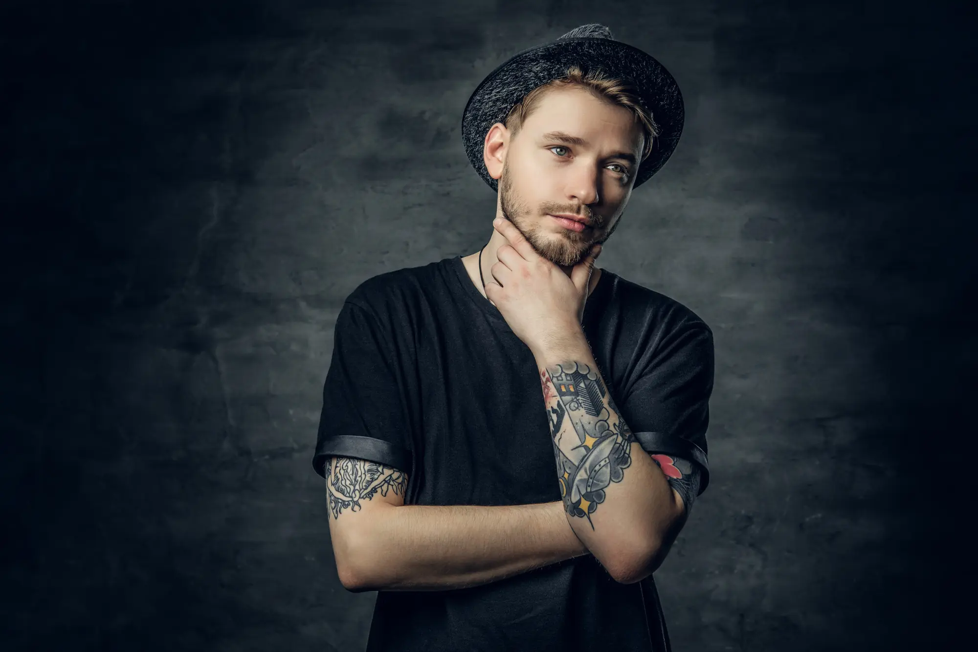 An image representing an individual with an avoidant personality disorder